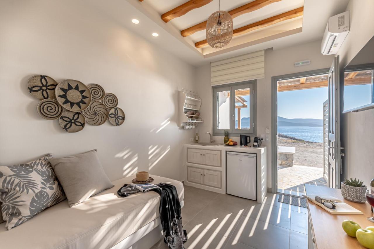 Porto Dema Luxury Suites Schoinoussa Exterior foto