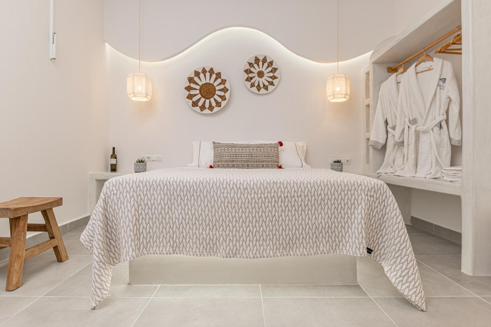 Porto Dema Luxury Suites Schoinoussa Exterior foto