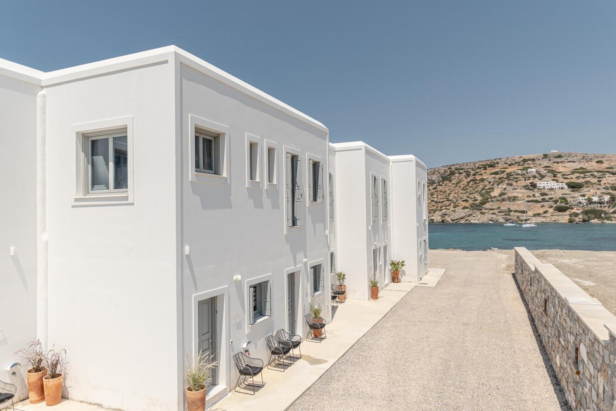 Porto Dema Luxury Suites Schoinoussa Exterior foto