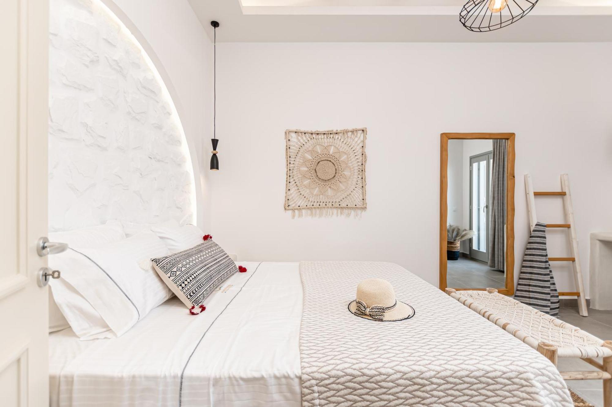 Porto Dema Luxury Suites Schoinoussa Exterior foto