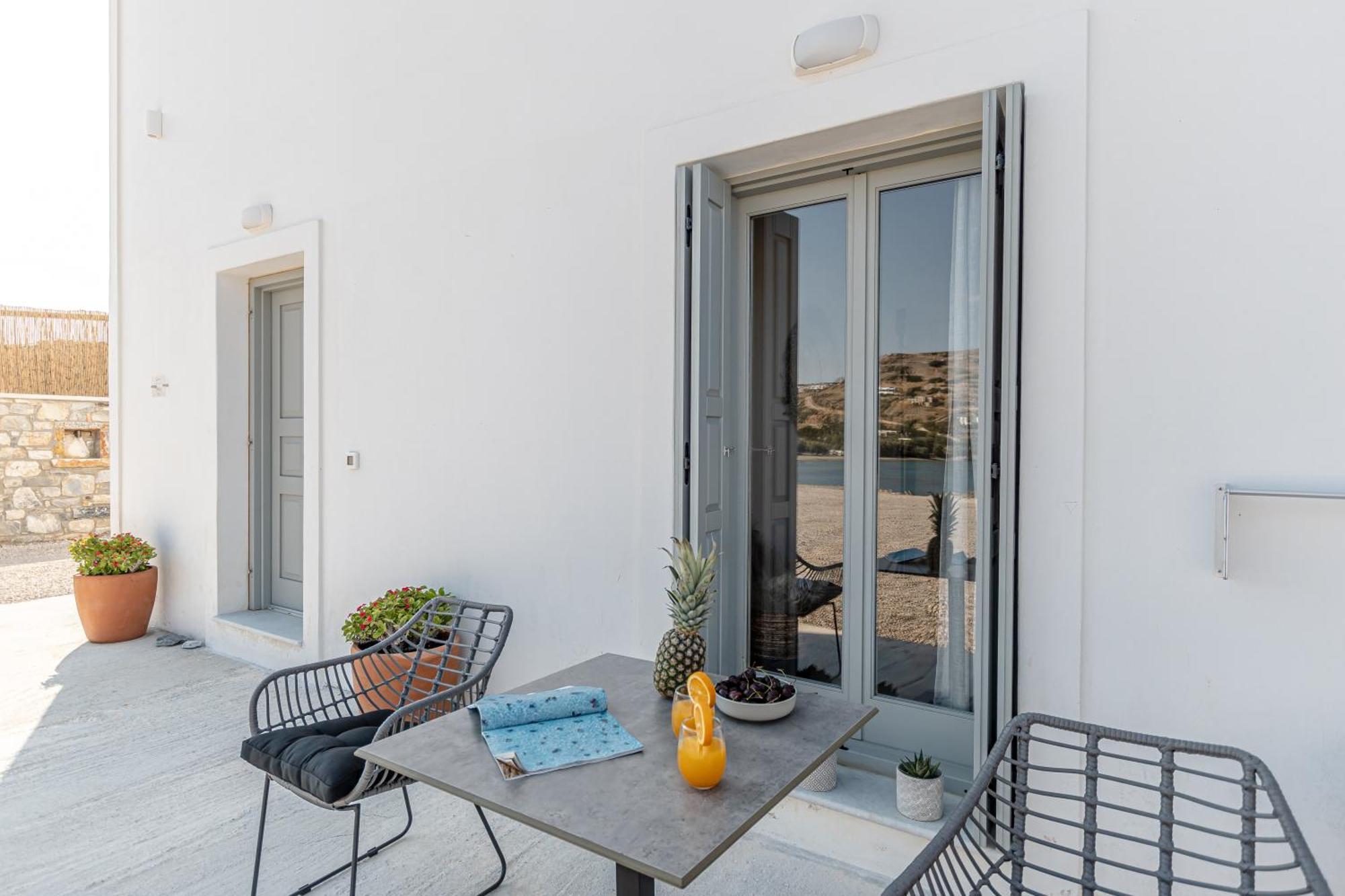 Porto Dema Luxury Suites Schoinoussa Exterior foto