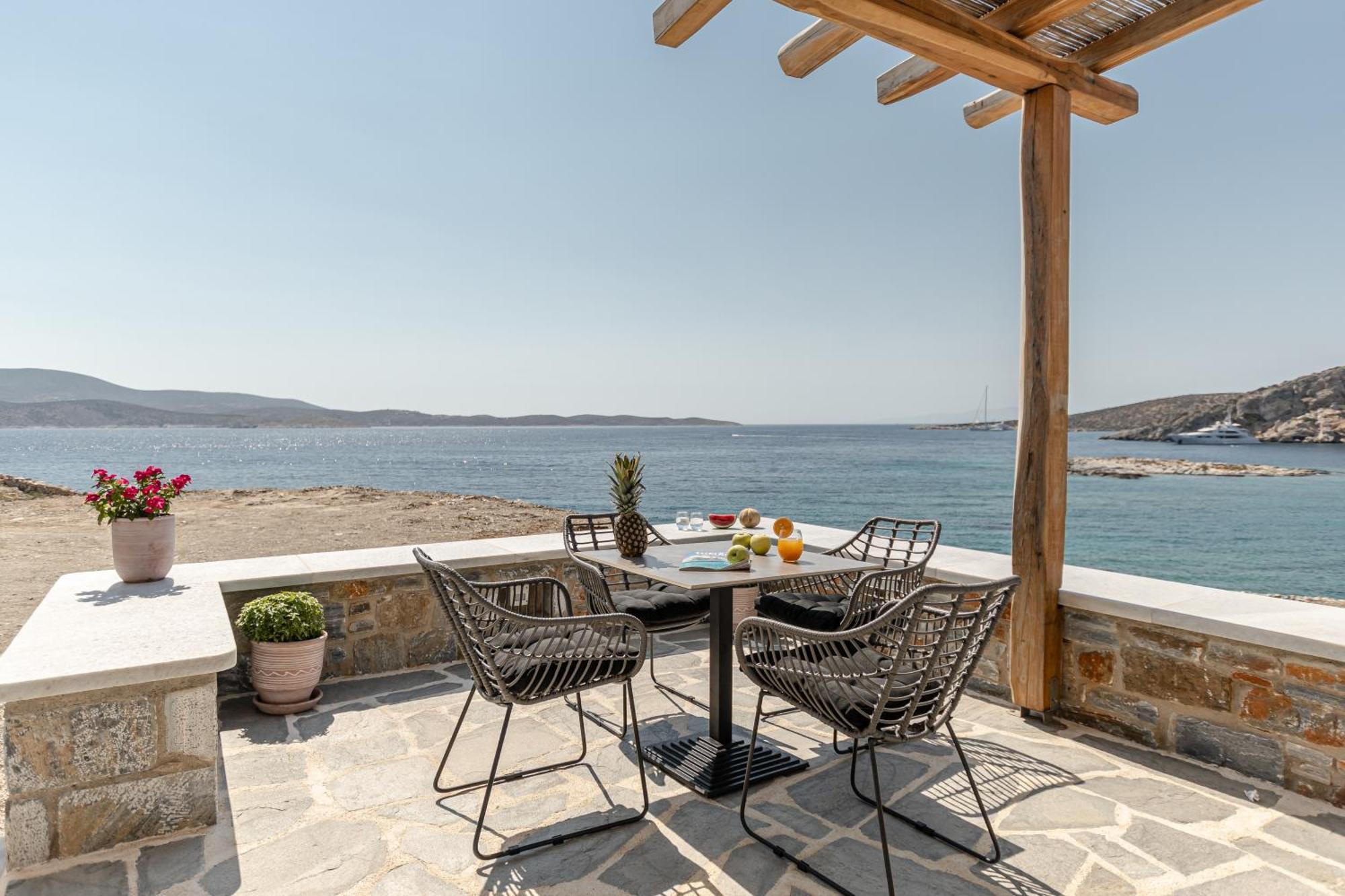 Porto Dema Luxury Suites Schoinoussa Exterior foto